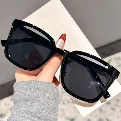 New style temple letter large frame square thin frame high-end sunglasses for women DS-8162