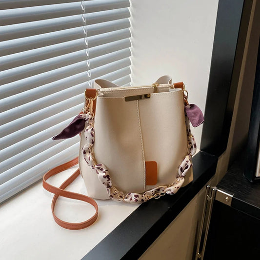 New Fashion Women's Shoulder Bag Large Capacity Ribbon Chain Bucket Bag Crossbody Bag Daily Commuting
