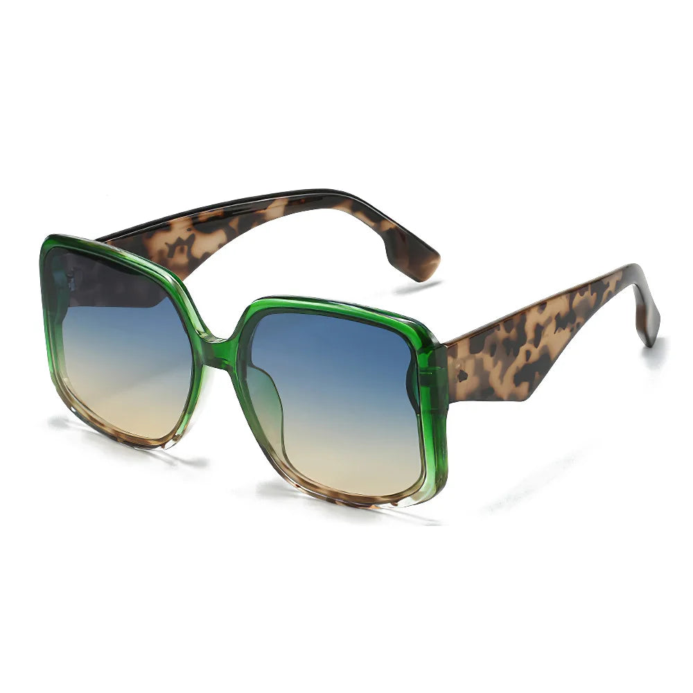 Sunglasses with Oversized Frame and Gradient Lenses UV400