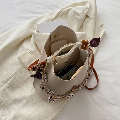 New Fashion Women's Shoulder Bag Large Capacity Ribbon Chain Bucket Bag Crossbody Bag Daily Commuting